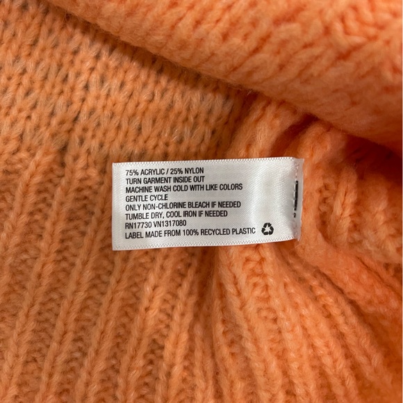 Universal Thread Sweater - Picture 7 of 7